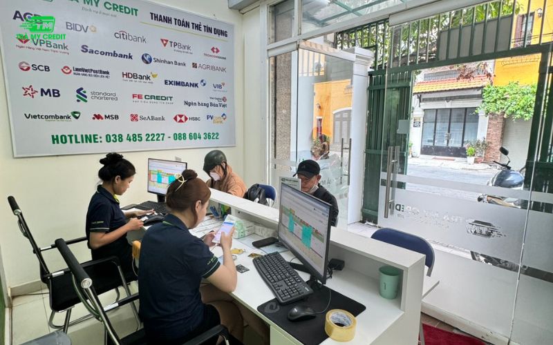 Về chúng tôi 1 Tra My Credit cung cap dich vu rut tien va dao han the tin dung uy tin nhat 1